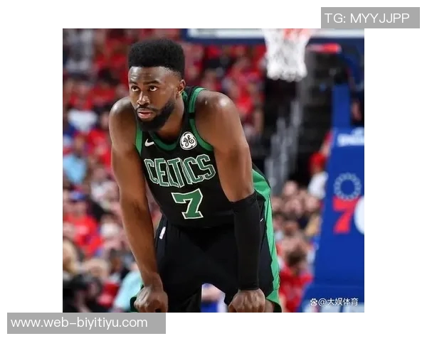 杰伦布朗首节表现起伏明显5投仅1中却抢下7篮板助攻2次失误3次