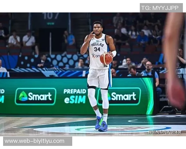 字母哥半场火力全开18分罚球命中率高暴扣两次震撼全场